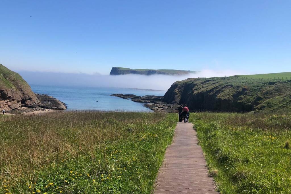 Bellevue Holiday Cottage Gardenstown ภายนอก รูปภาพ