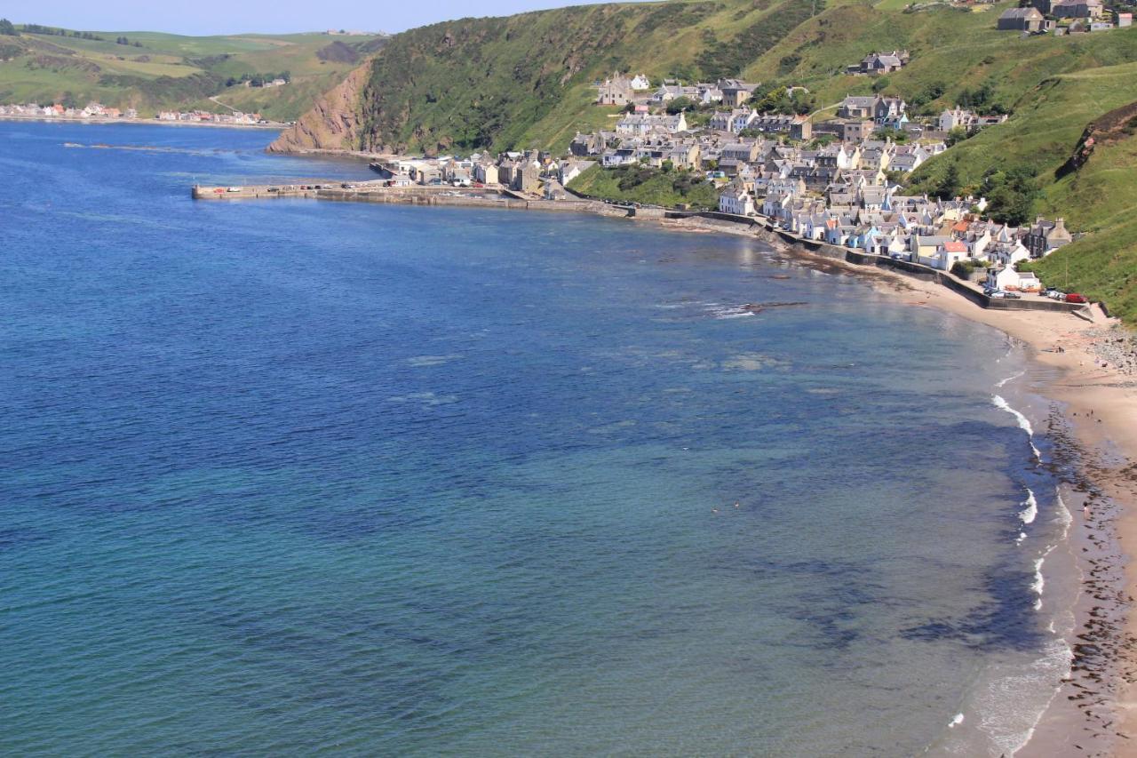 Bellevue Holiday Cottage Gardenstown ภายนอก รูปภาพ